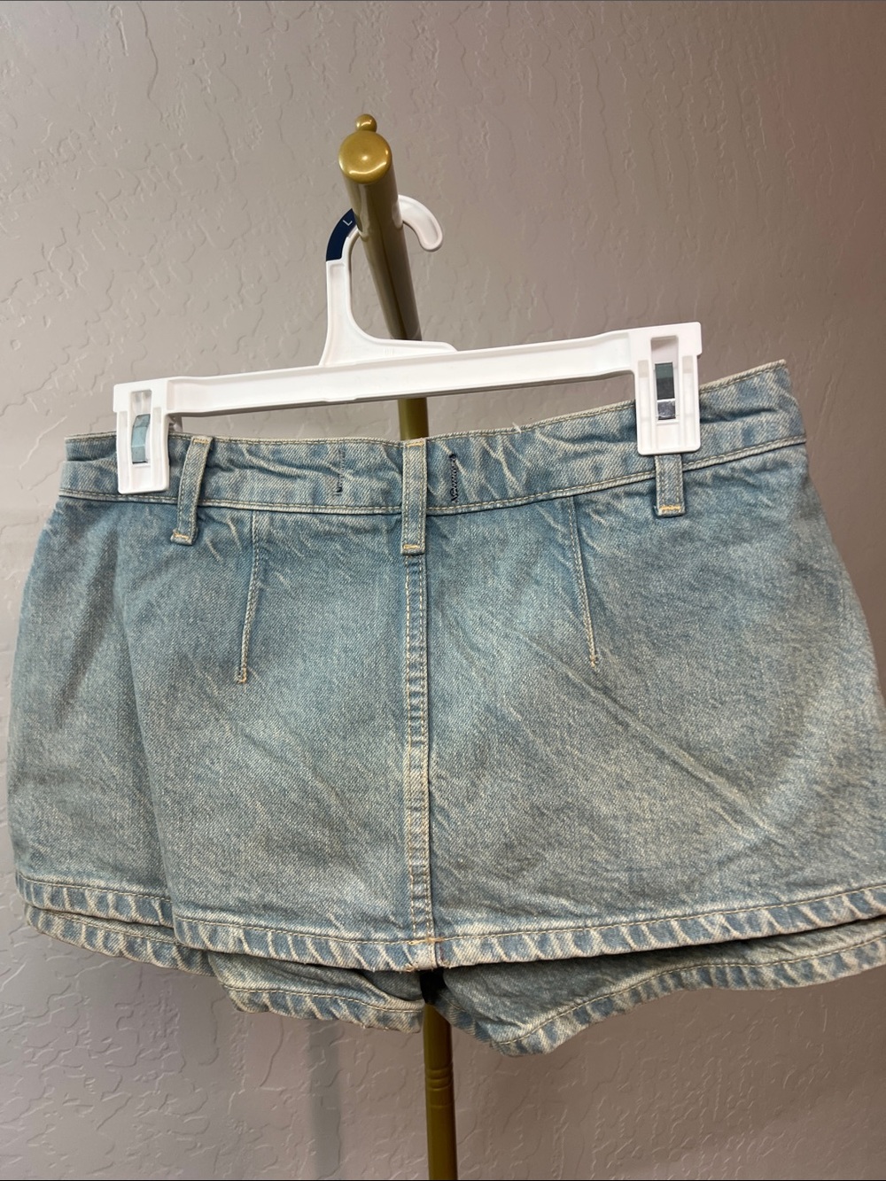 WE THE FREE Galivanting Denim Skort. SAMPLE/OVERSTOCK ITEMS. - Picture 4 of 5